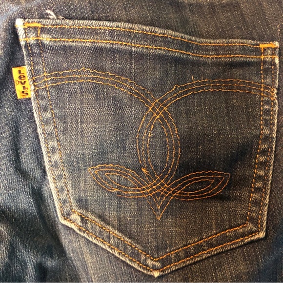 Levi’s size 27. Straight leg but branded flair - Picture 9 of 12